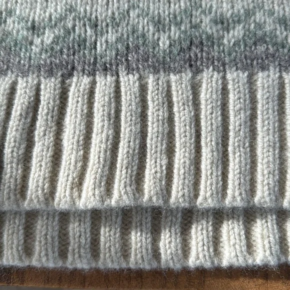 LL Bean Classic Heritage Fair Isle Cream Gray 100% Lambs Wool Women’s Sweater M - Picture 7 of 17
